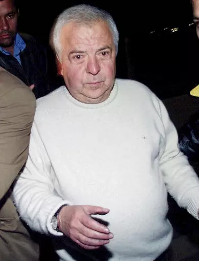 Colombian drug trafficker Gilberto Rodriguez Orejuela leaves the Combita maximum security prison, in Tunja, Colombia, Nov. 7, 2002. Rodriguez Orejuela, who was the leader of the powerful Cali Cartel, died in a United States prison on Tuesday, May 31, 2022, confirmed his defense attorney. (AP Photo/Javier Galeano, File)